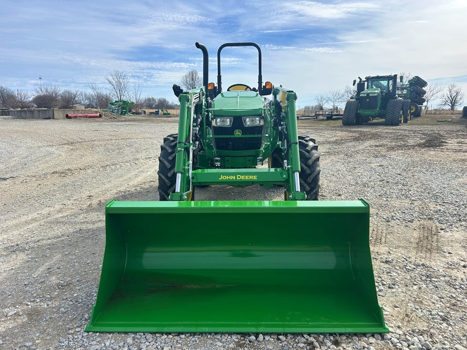 John Deere 5050E