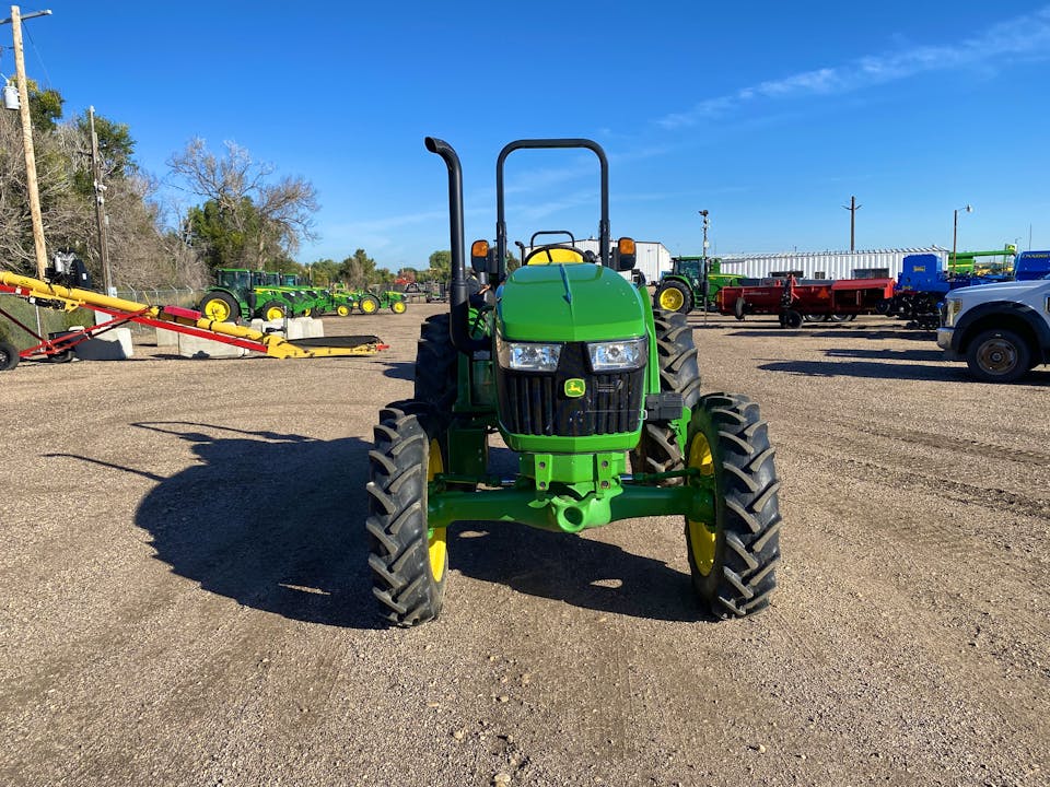 John Deere 5050E