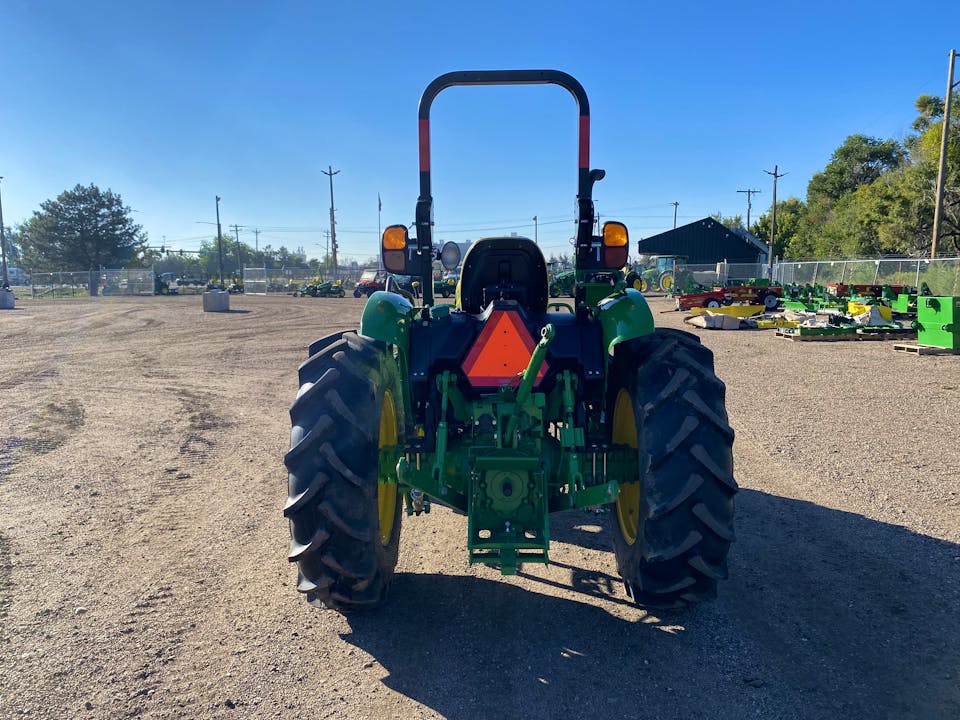 John Deere 5050E
