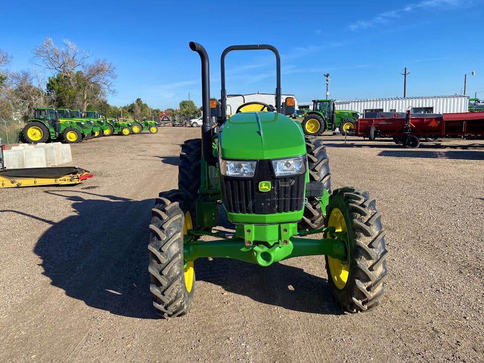 John Deere 5050E