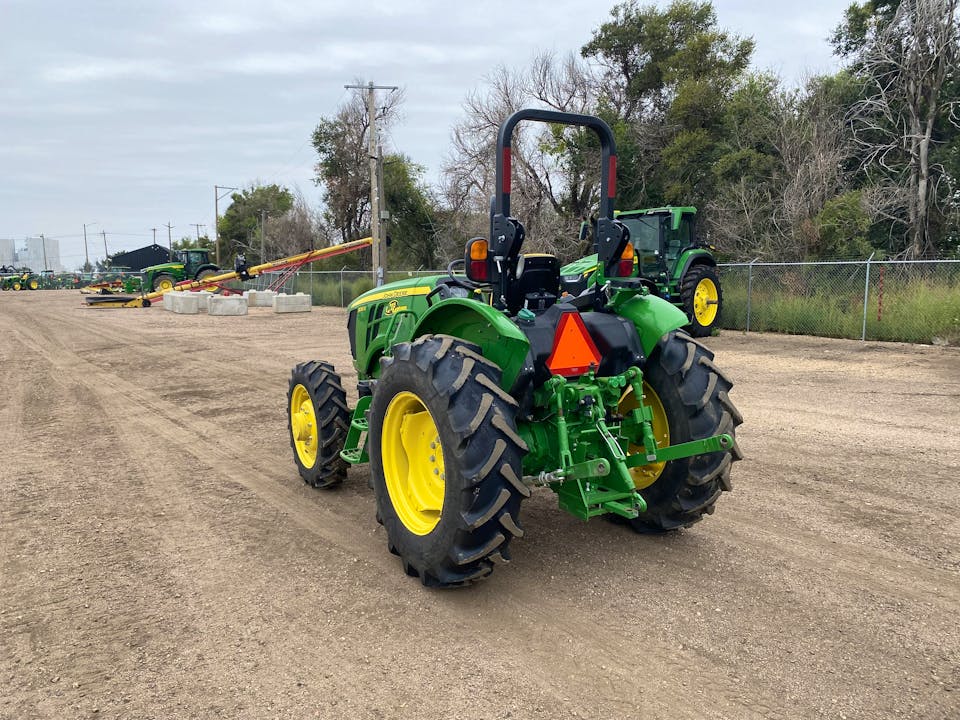 John Deere 5050E