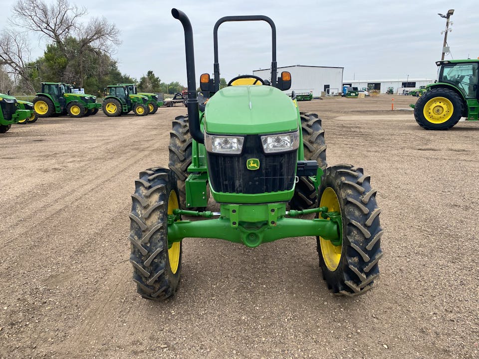 John Deere 5050E