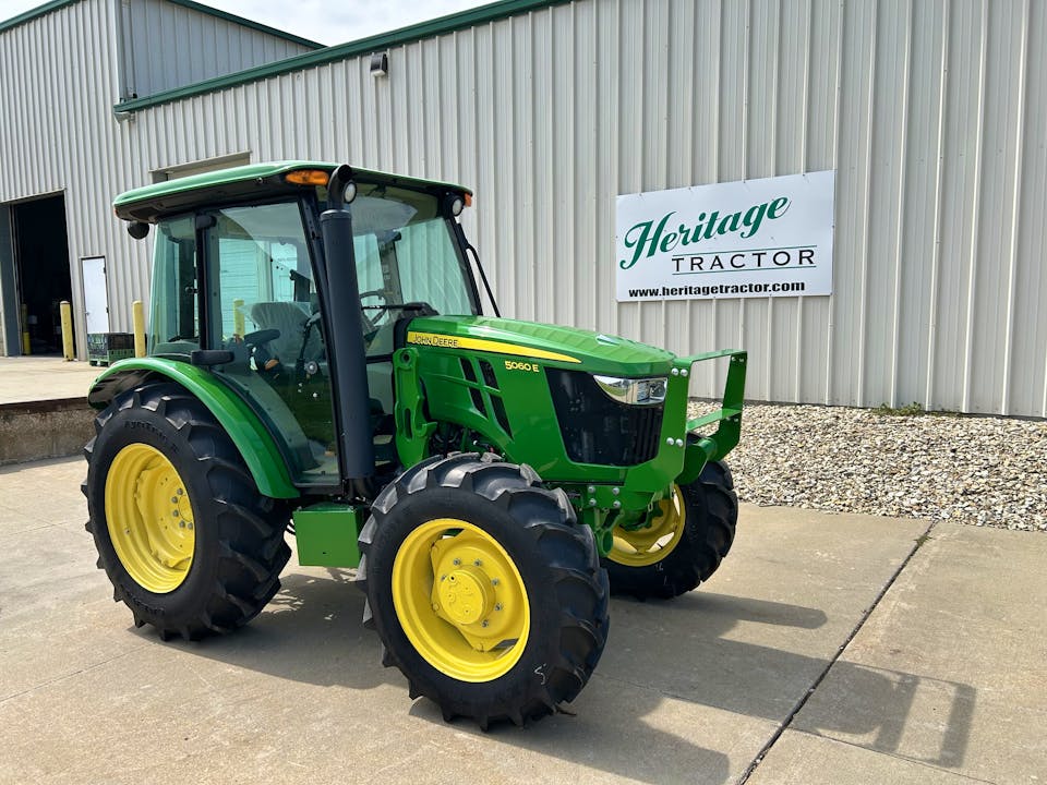 John Deere 5060E