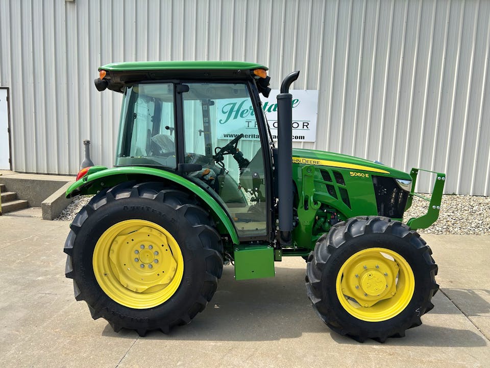 John Deere 5060E