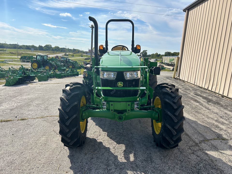 John Deere 5060E