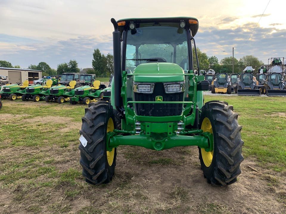 John Deere 5060E