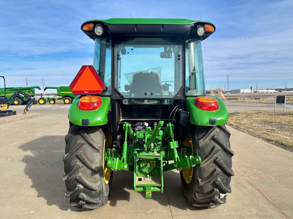 John Deere 5060E