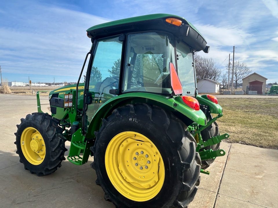 John Deere 5060E