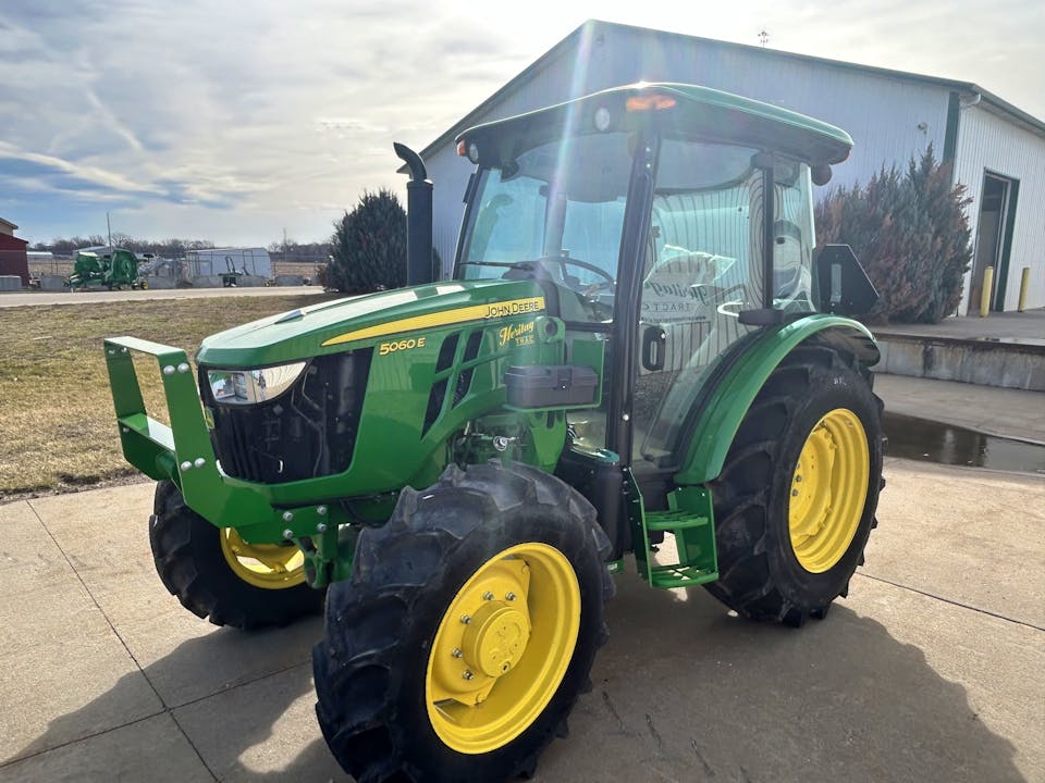 John Deere 5060E