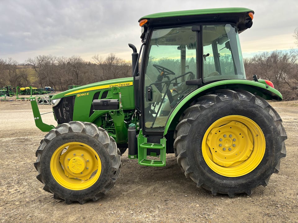 John Deere 5060E