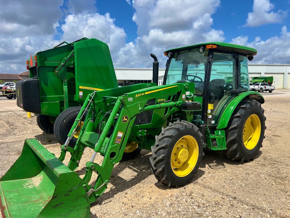 John Deere 5060E
