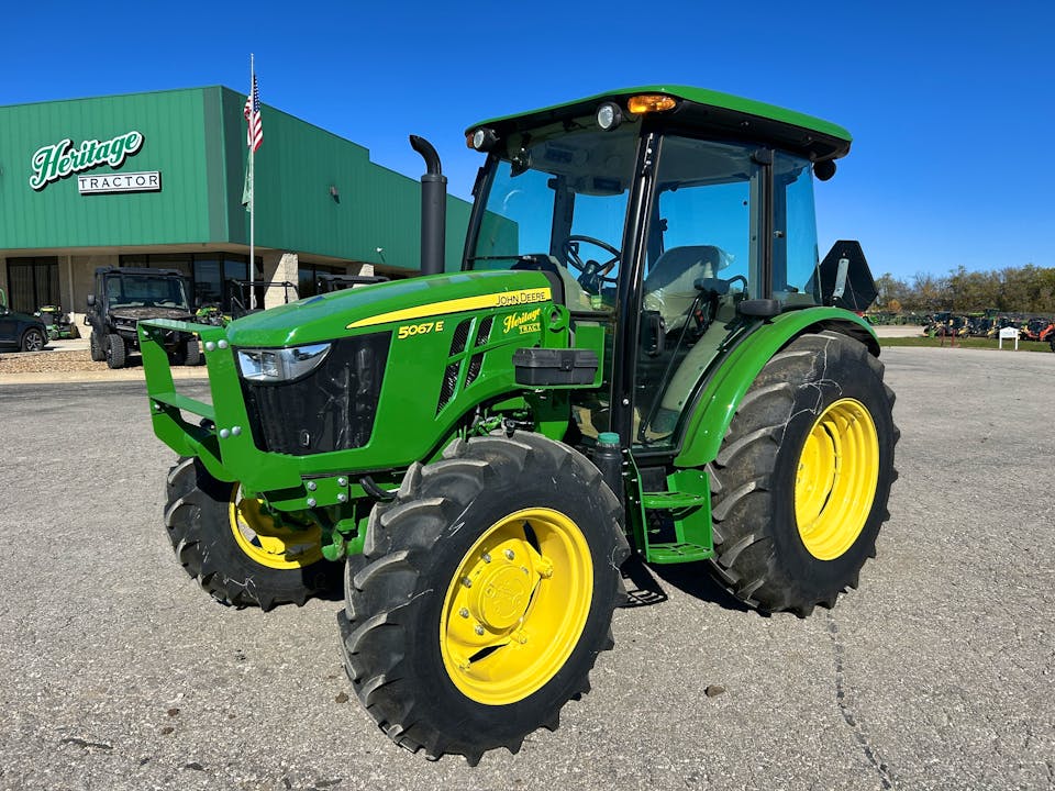 John Deere 5067E