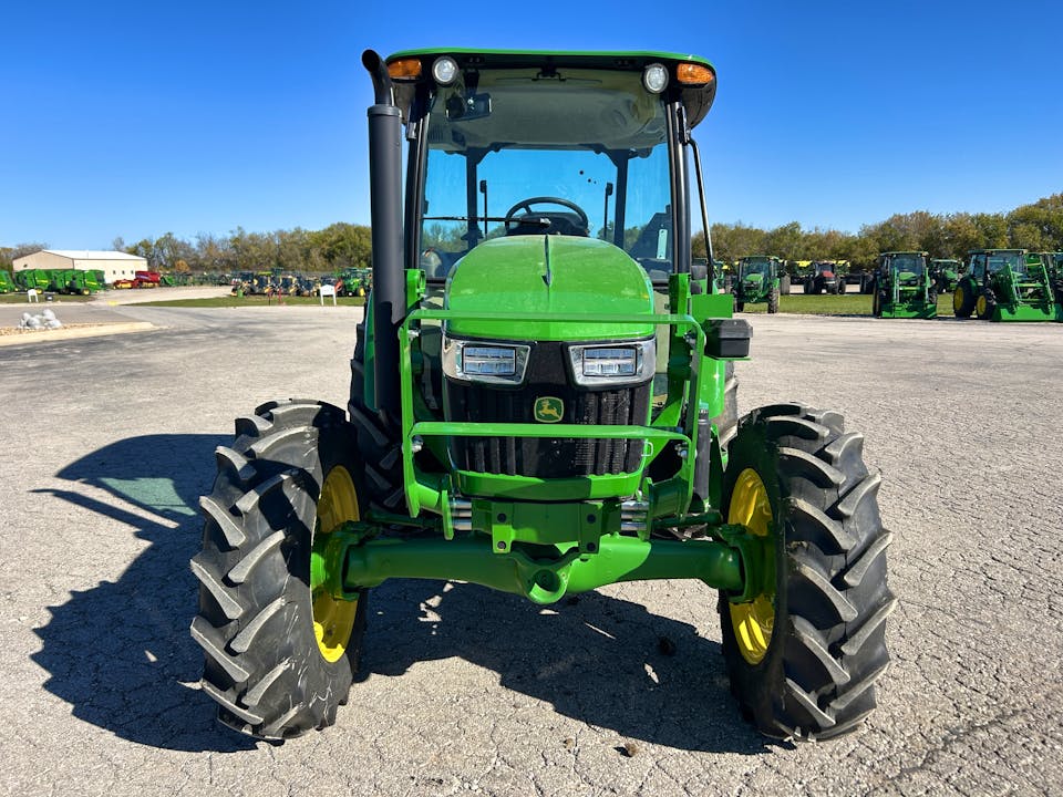 John Deere 5067E