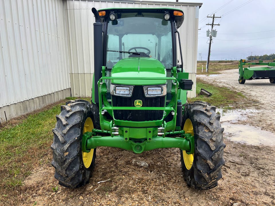 John Deere 5067E