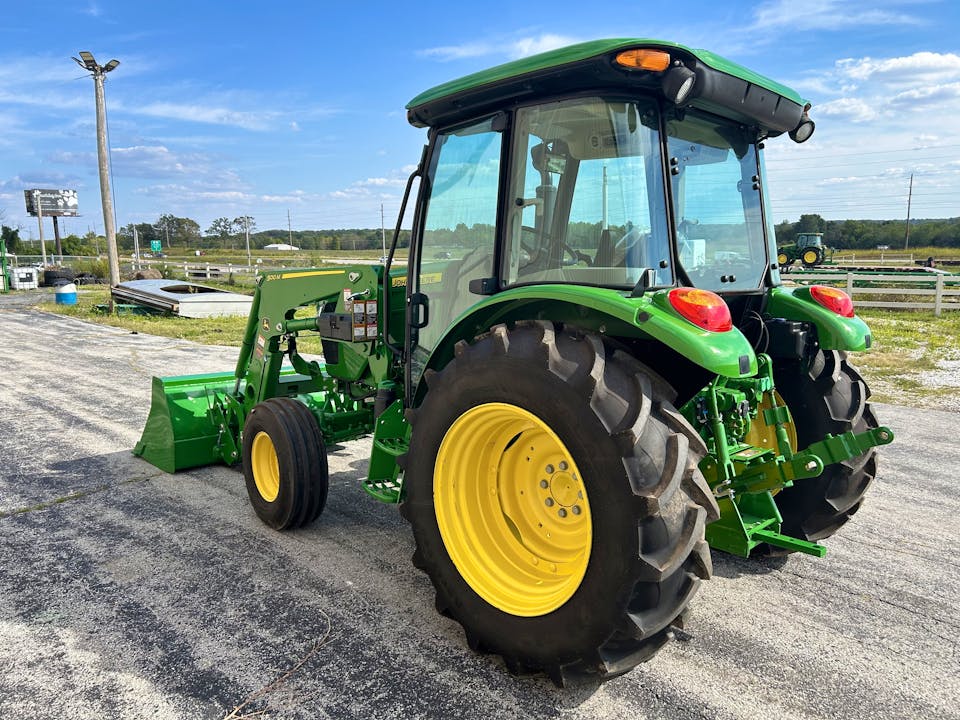 John Deere 5067E