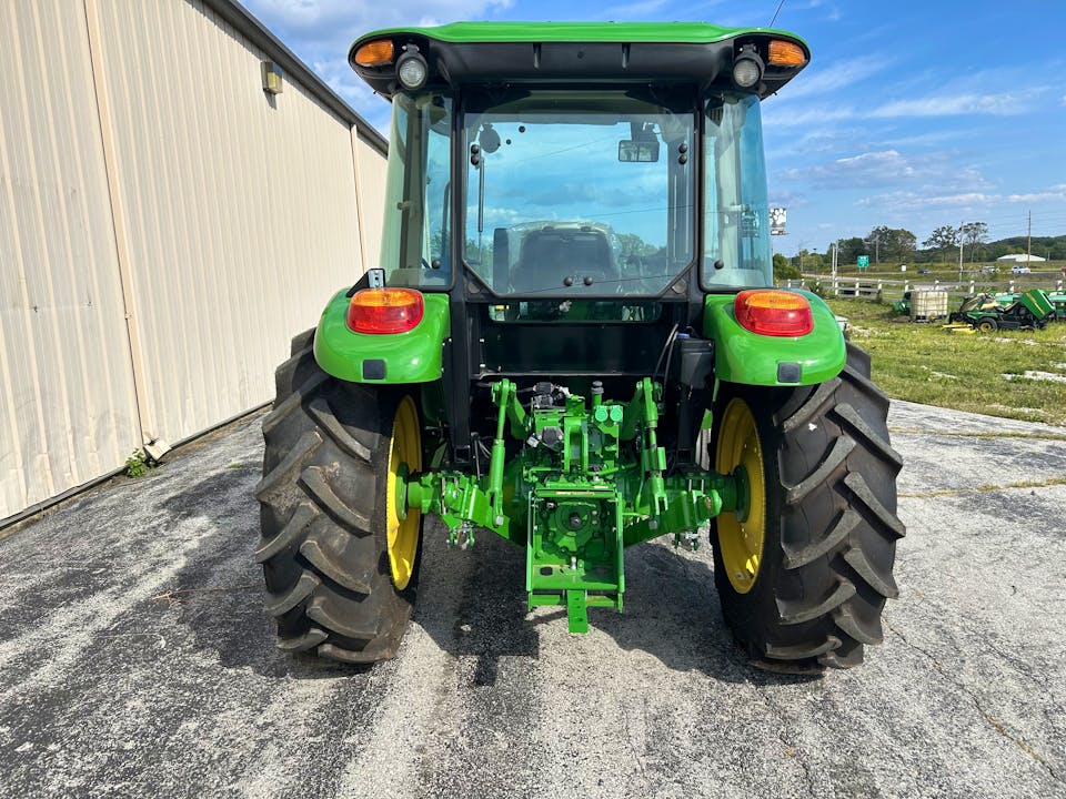 John Deere 5067E
