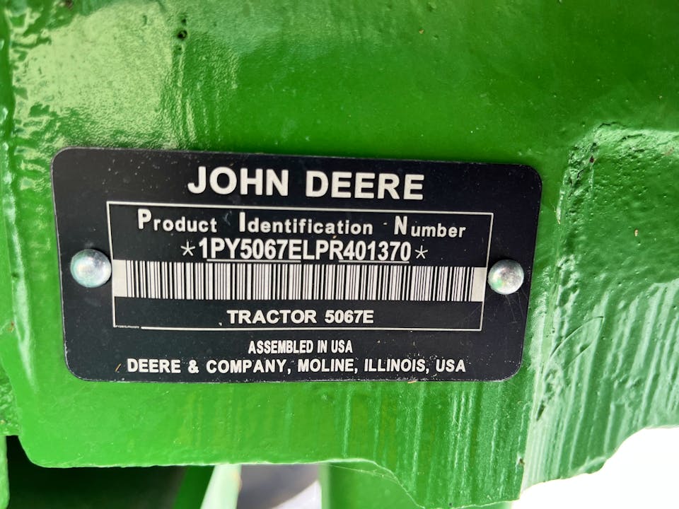 John Deere 5067E