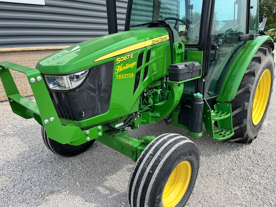 John Deere 5067E