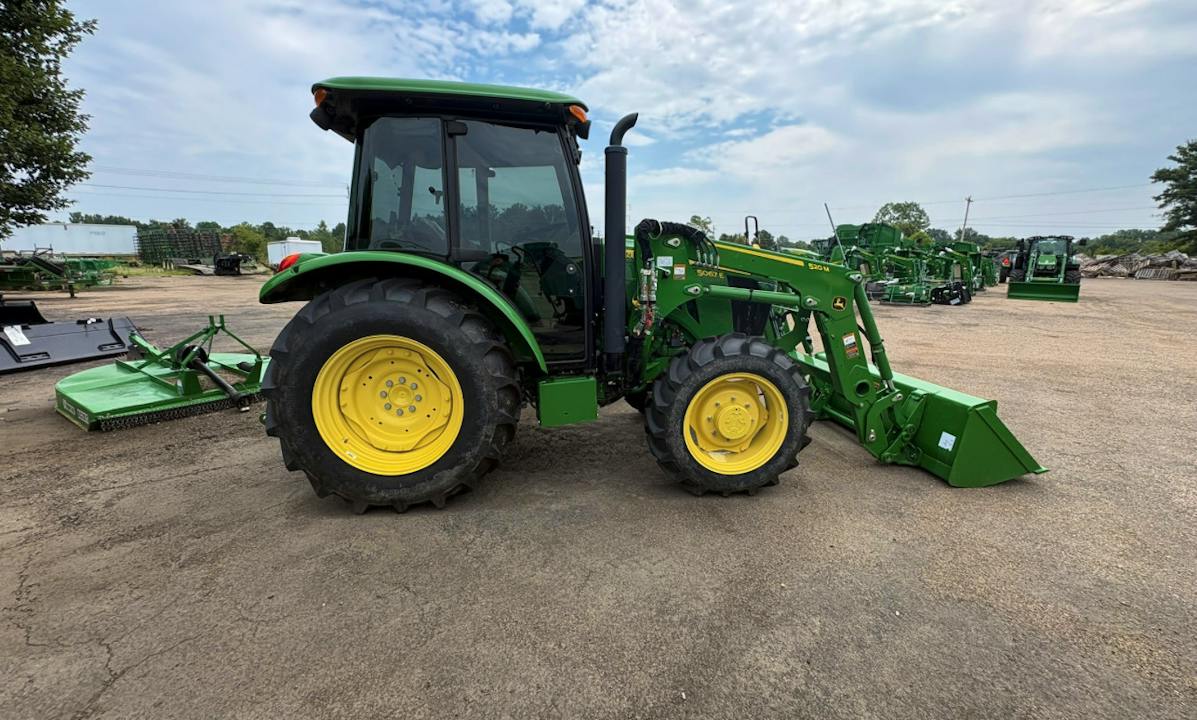 John Deere 5067E