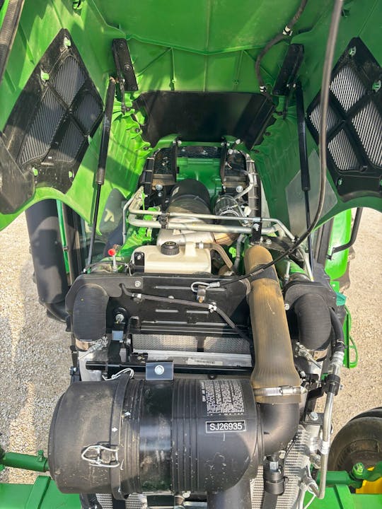 John Deere 5075E