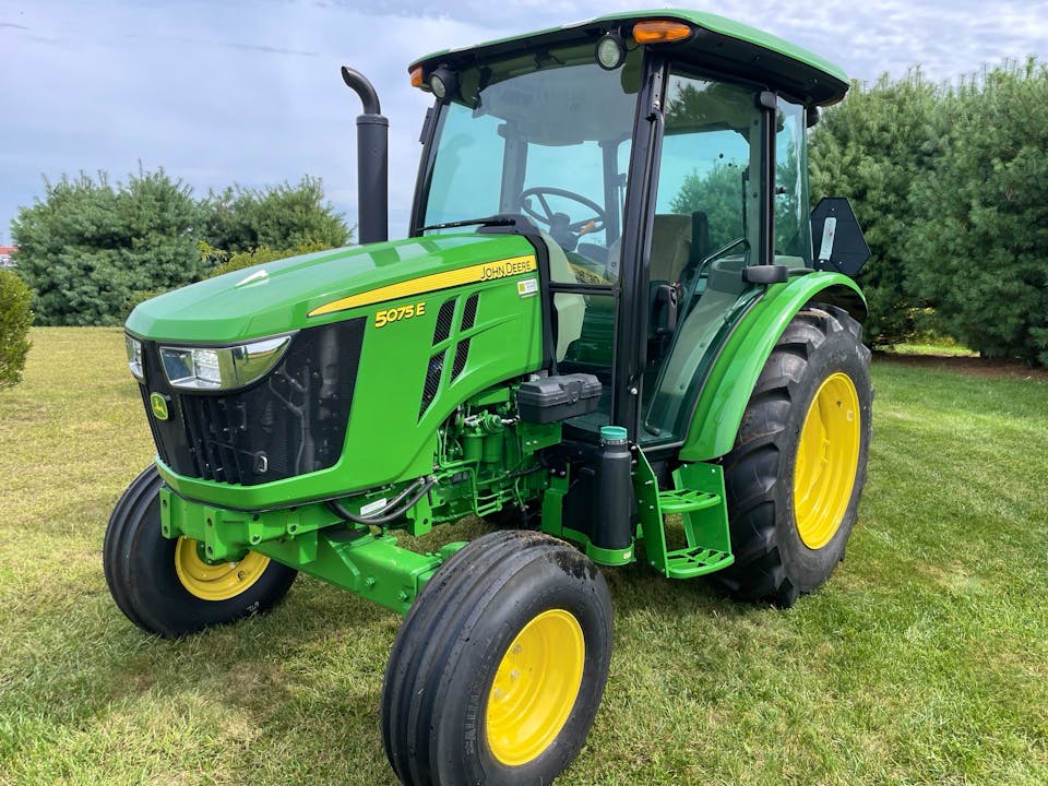 John Deere 5075E