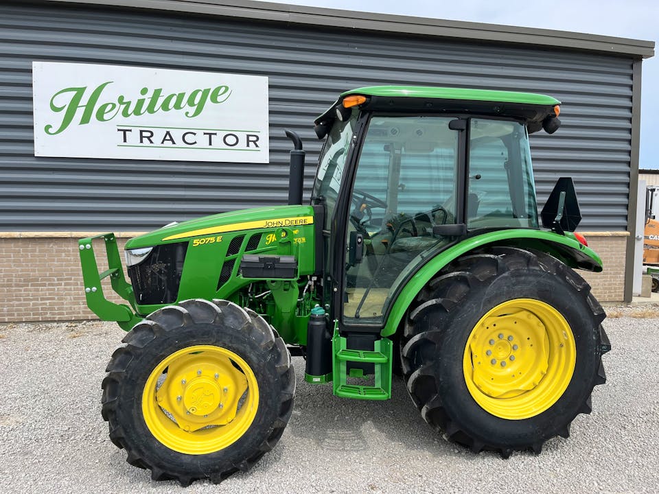 John Deere 5075E