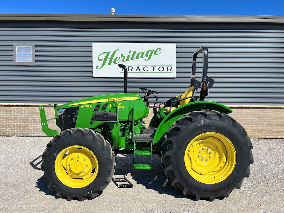 John Deere 5075E