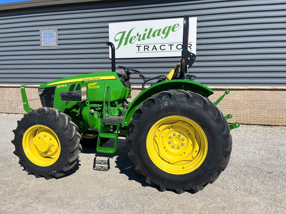 John Deere 5075E