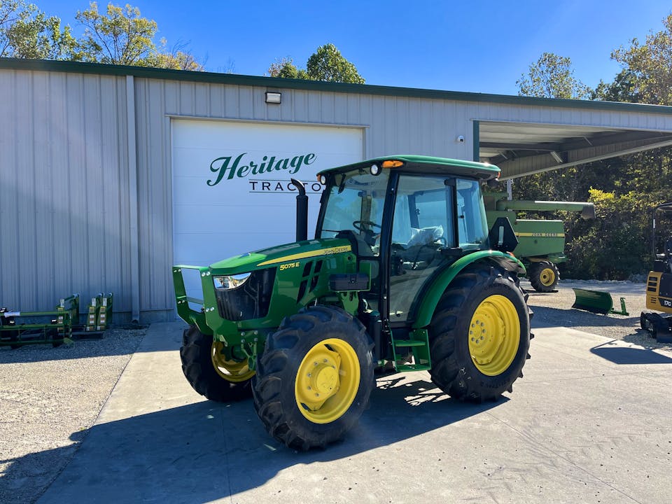 John Deere 5075E