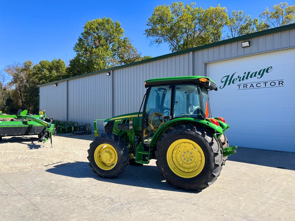 John Deere 5075E