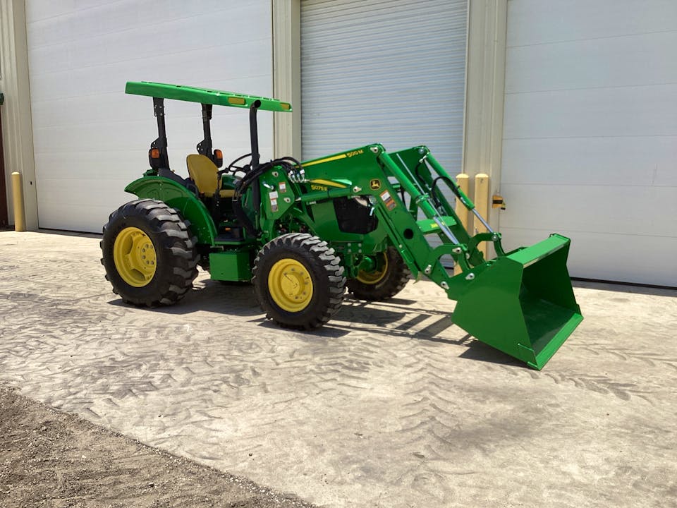 John Deere 5075E