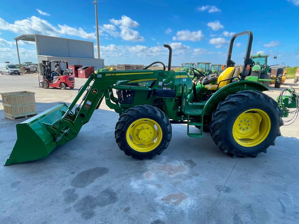 John Deere 5075E
