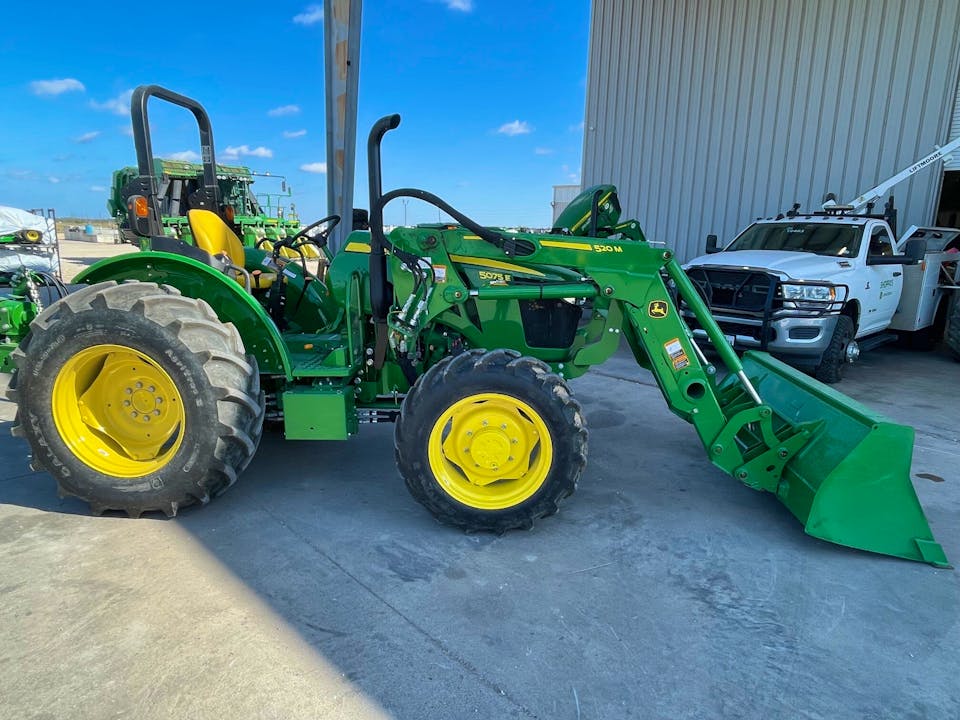 John Deere 5075E