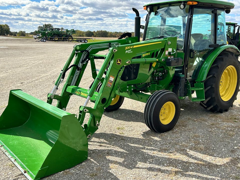 John Deere 5075E