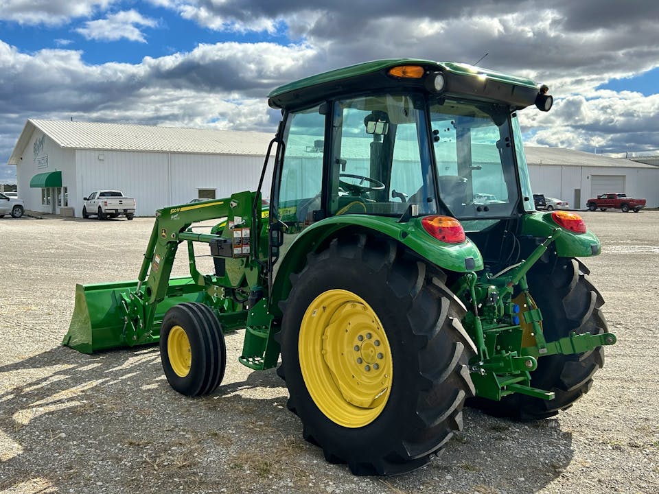 John Deere 5075E