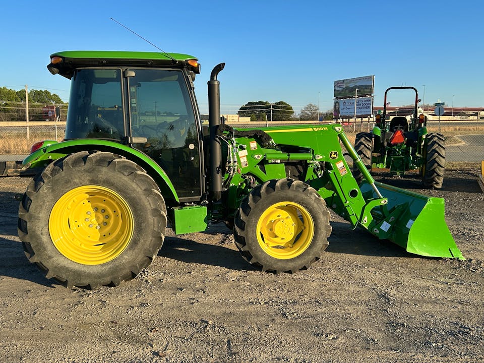 John Deere 5075E