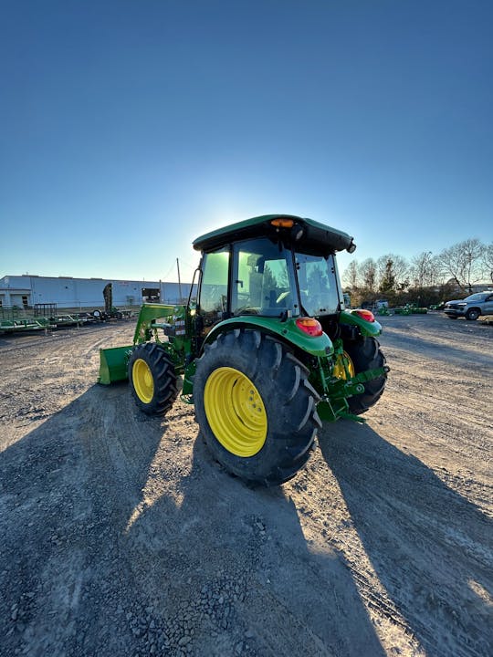 John Deere 5075E