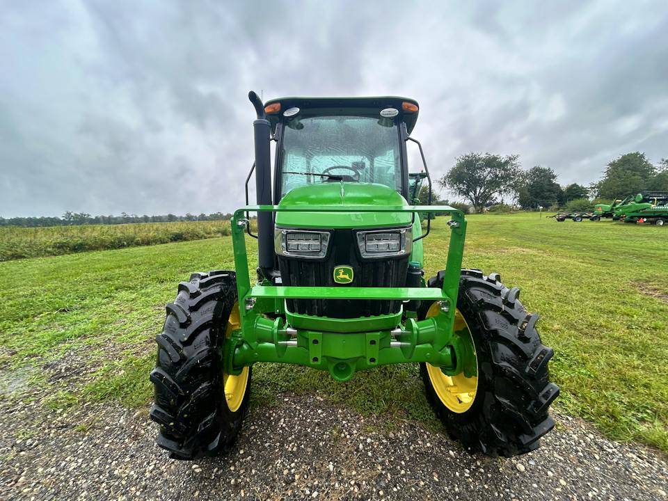 John Deere 5075E