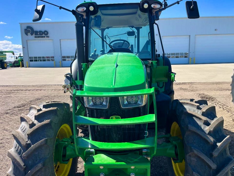 John Deere 5075M