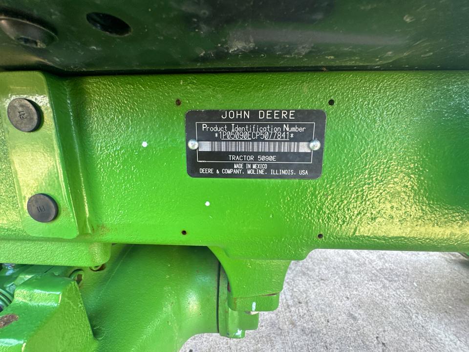 John Deere 5090E