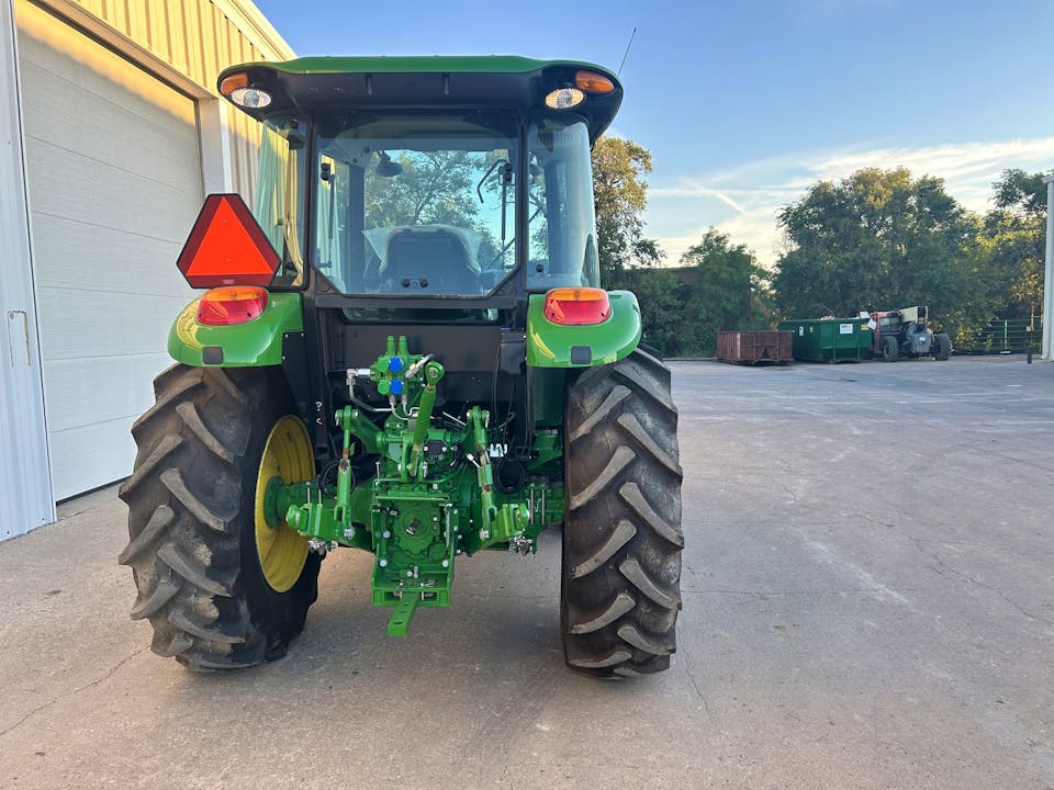 John Deere 5090E