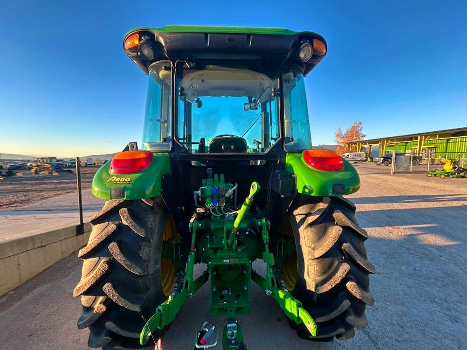 John Deere 5090E