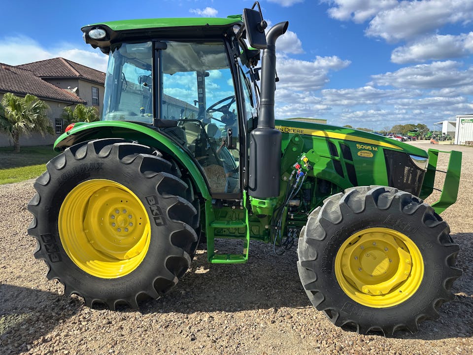 John Deere 5095M