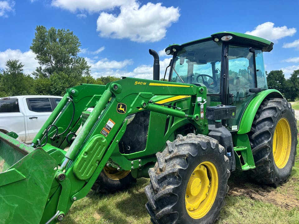 John Deere 5120M