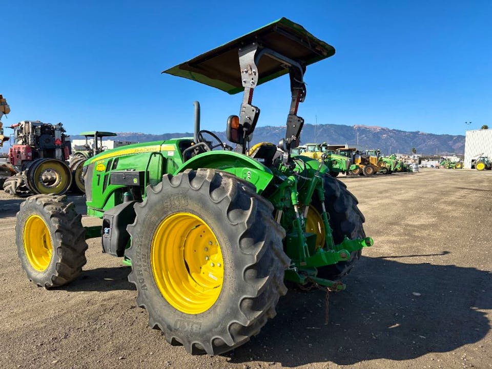John Deere 5120M