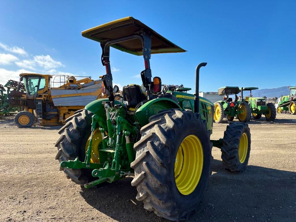 John Deere 5120M