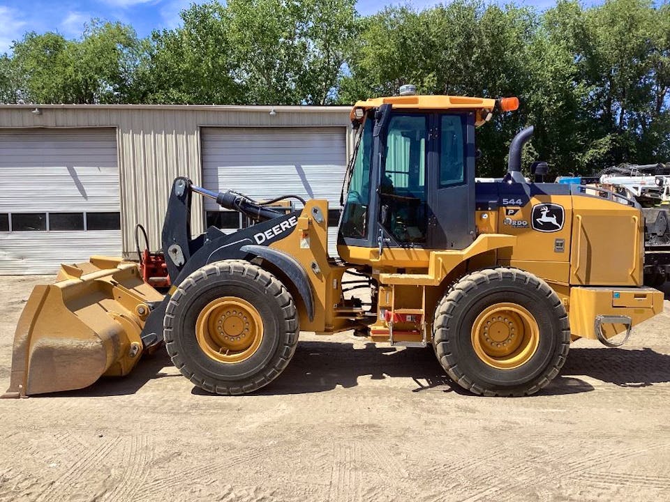 John Deere 544P