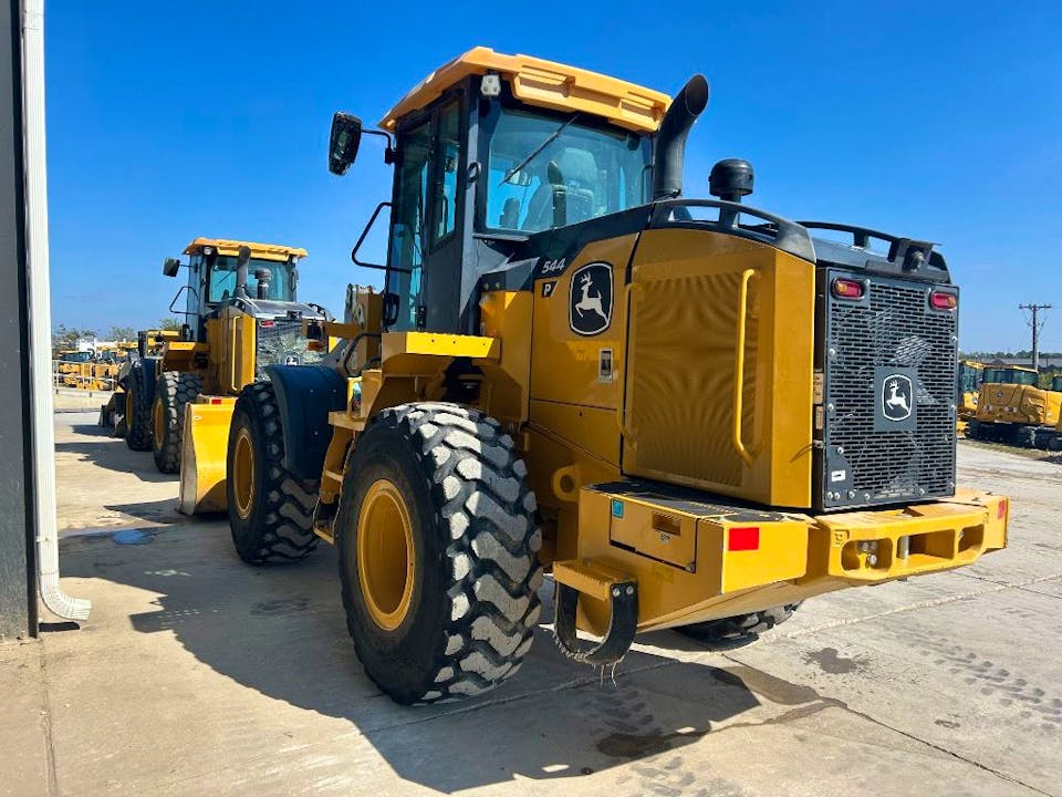 John Deere 544P