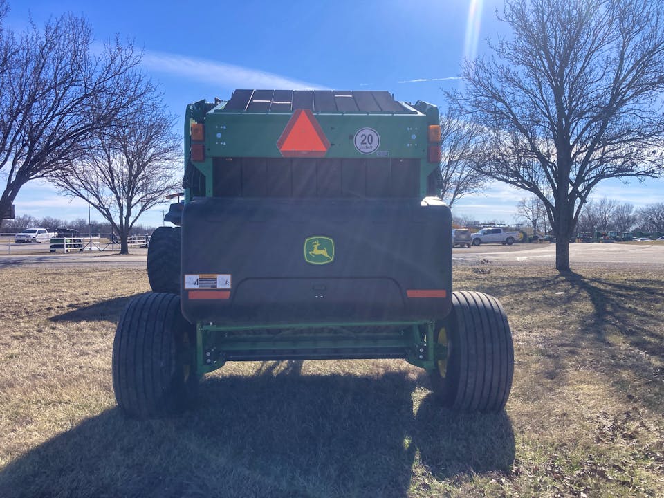 John Deere 561M