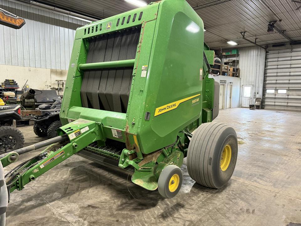 John Deere 561M